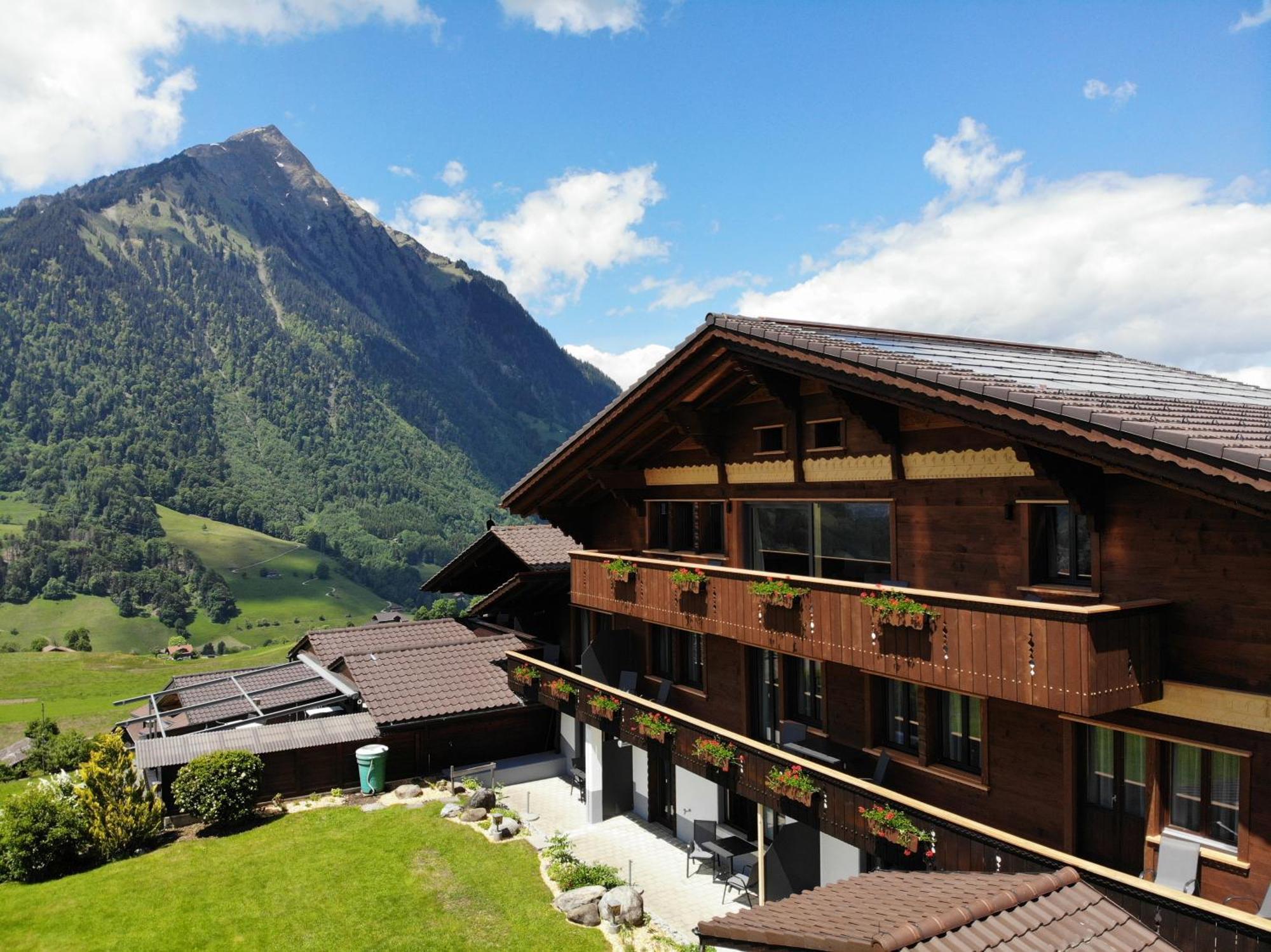 Bergblick Lodge - 3 Sterne Garni - Neueroeffnung Aeschi Bei Spiez Εξωτερικό φωτογραφία