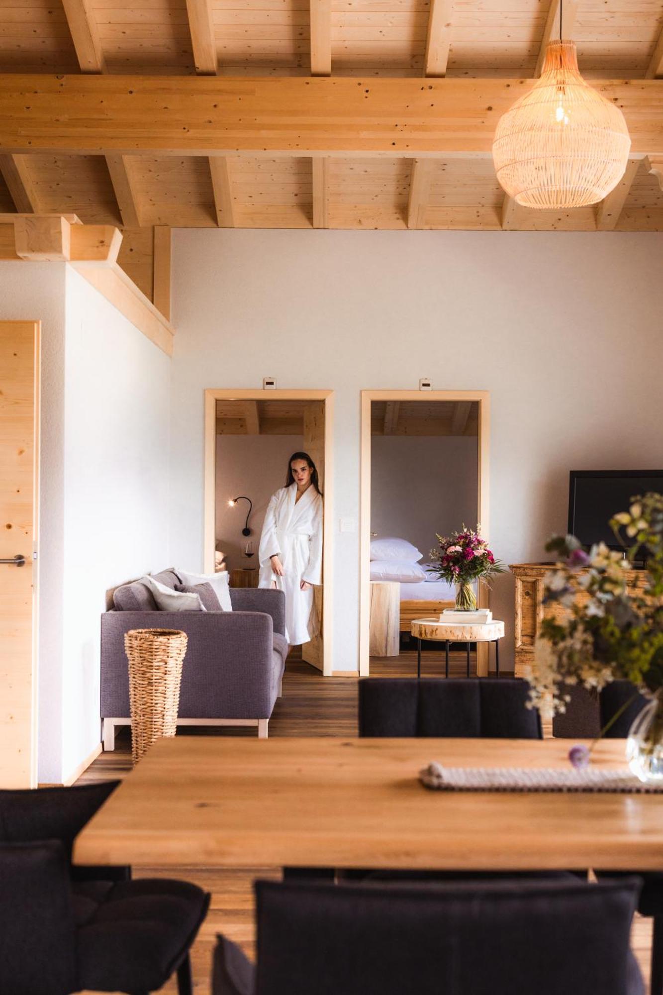 Bergblick Lodge - 3 Sterne Garni - Neueroeffnung Aeschi Bei Spiez Εξωτερικό φωτογραφία